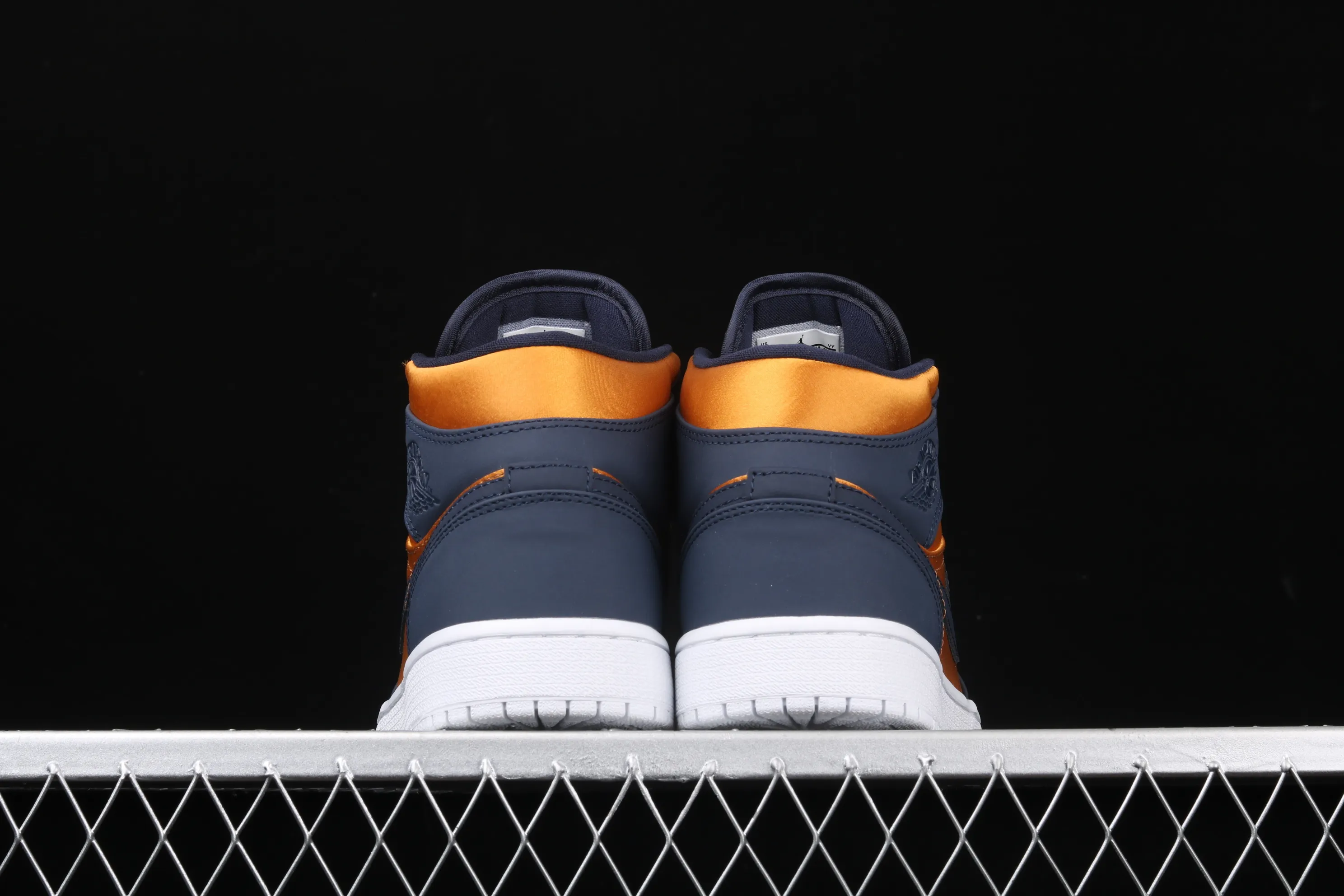All categories Air Jordan Jordan series basketball shoes Air Jordan 1 Mid Air Jordan 1 Mid AJ1 Joe 1 blue gold silk basketball shoes 852542-401